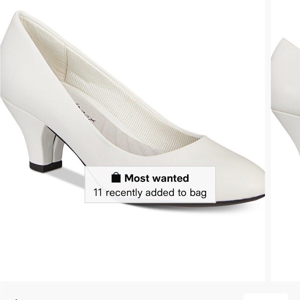 NWT Easy Street Elegant White Women's Pumps